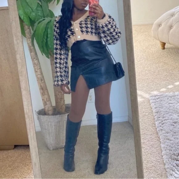 High Waist Bodycon Mini Short Faux Leather Skirt with Slit - Picture 12 of 12